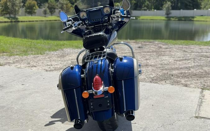 2019 Indian Motorcycle® Chieftain® Classic Deep Water Metallic / Dirt Track Tan