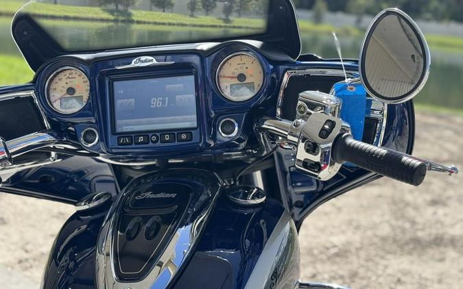 2019 Indian Motorcycle® Chieftain® Classic Deep Water Metallic / Dirt Track Tan