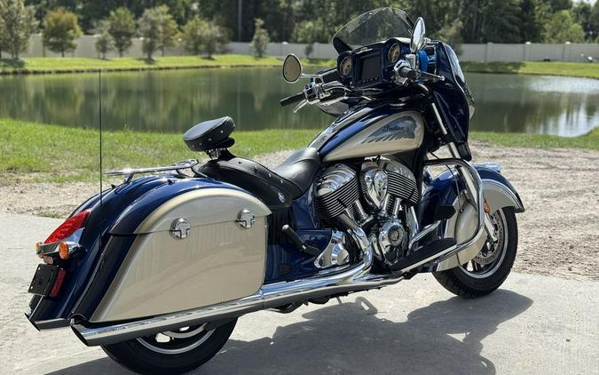 2019 Indian Motorcycle® Chieftain® Classic Deep Water Metallic / Dirt Track Tan