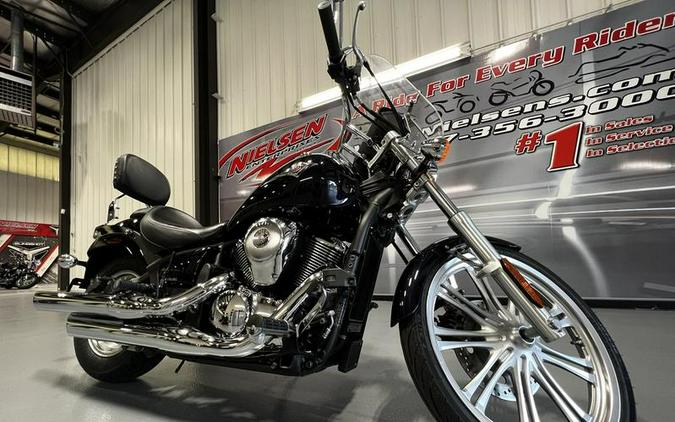 Kawasaki Vulcan 900 Custom motorcycles 