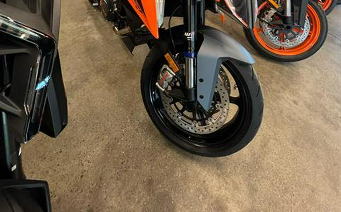 2024 KTM 1290 Super Duke GT