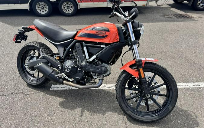 2016 Ducati Scrambler Sixty2 Atomic Tangerine