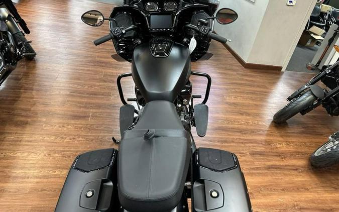 2024 Indian Motorcycle® Challenger® Dark Horse® w/PowerBand Audio Pkg Black Smoke