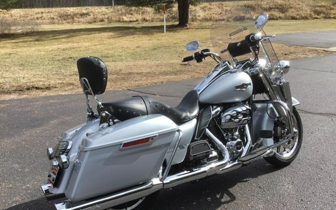 2019 Harley-Davidson® Road King® Barracuda Silver