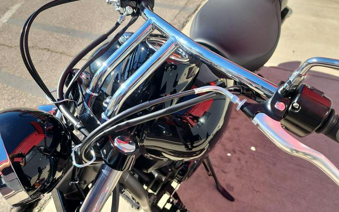 2026 Kawasaki VULCAN 900 CUSTOM