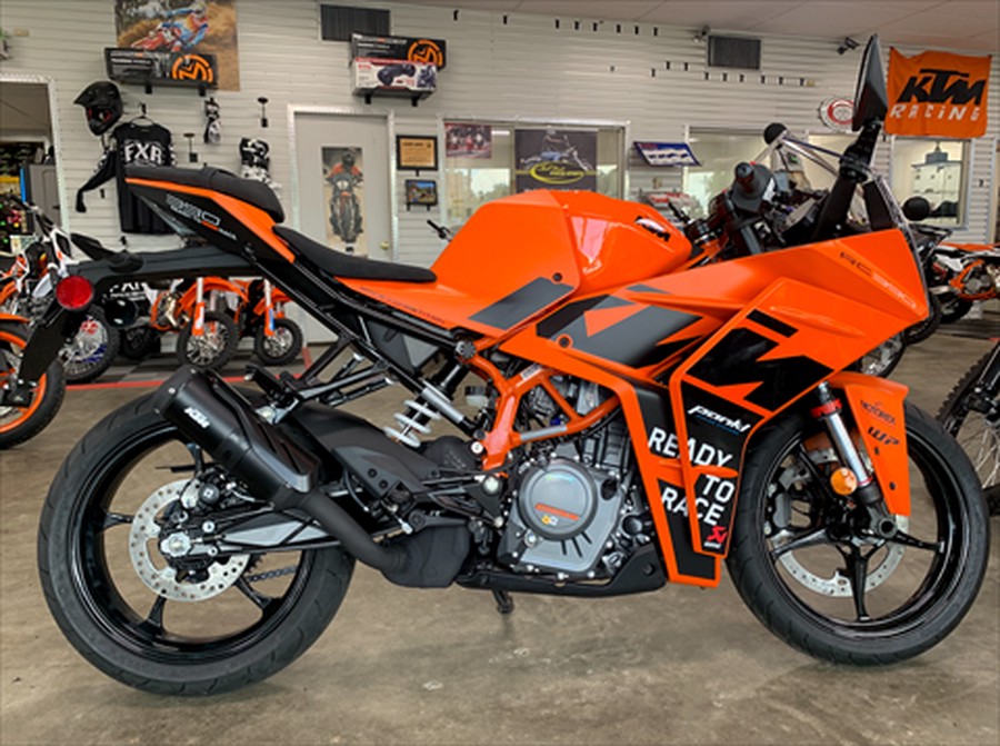 2023 KTM RC 390