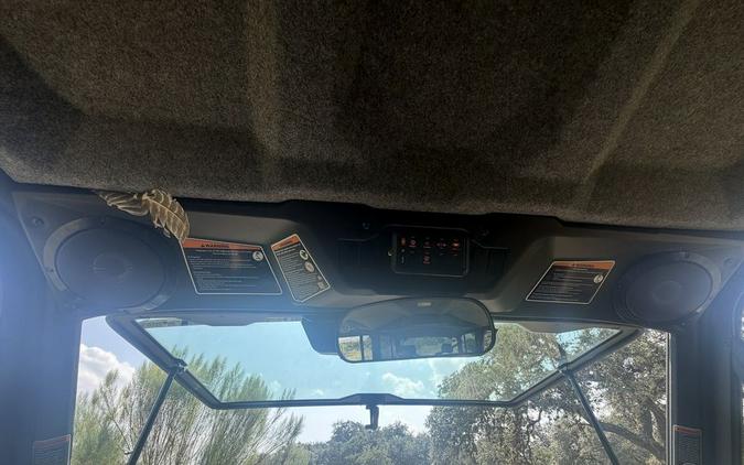 2025 Can-Am® Defender MAX Limited HD10 Desert Tan & Stealth Black