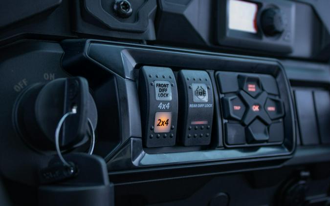 2026 CAN-AM DEFENDER PRO LIMITED CAB HD10