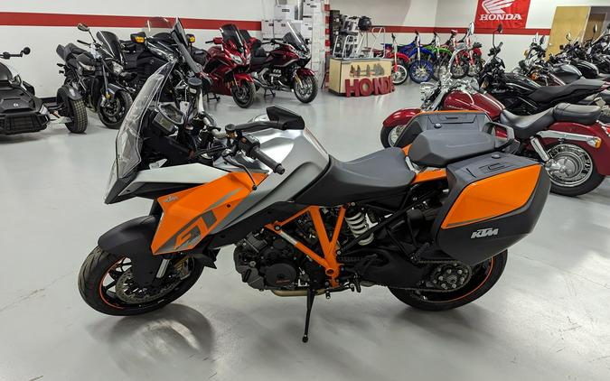 2017 KTM 1290 SUPER DUKE GT