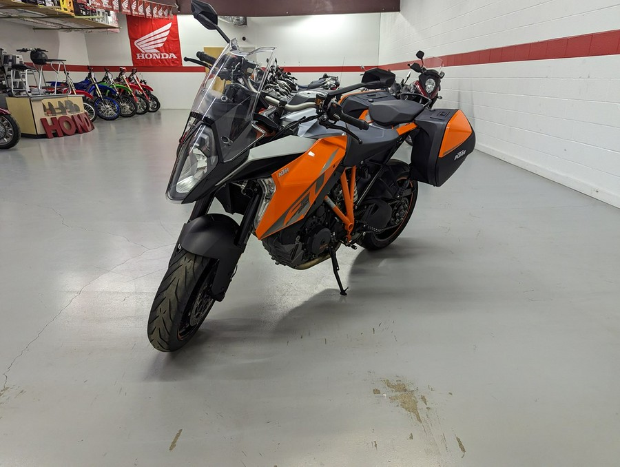 2017 KTM 1290 Super Duke GT