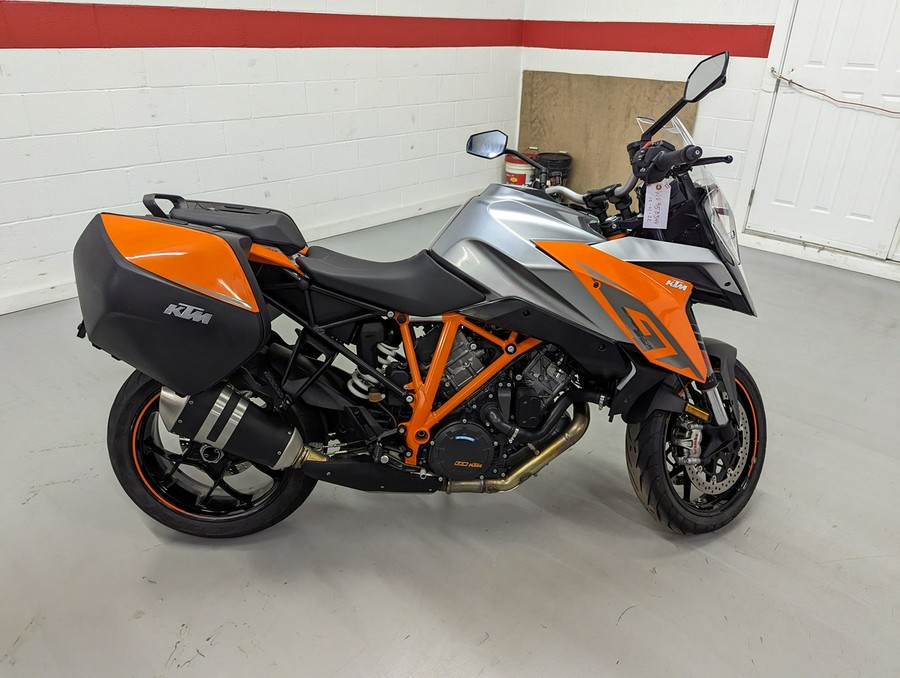 2017 KTM 1290 SUPER DUKE GT