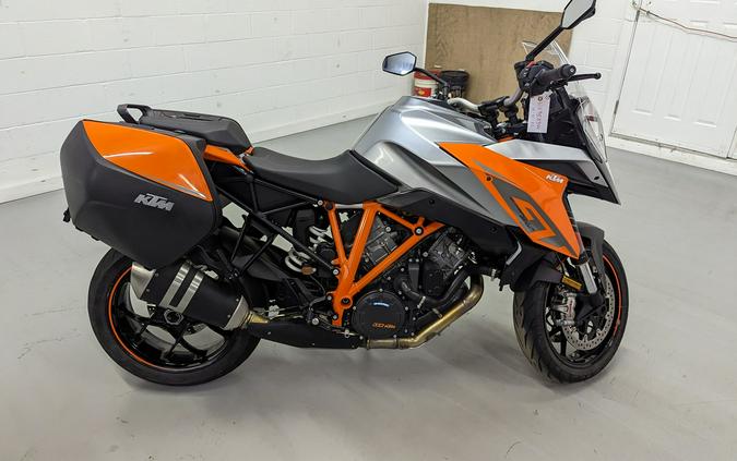 2017 KTM 1290 Super Duke GT