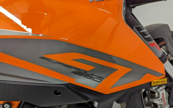 2017 KTM 1290 Super Duke GT