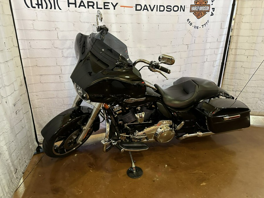 2021 Harley-Davidson Street Glide FLHX Vivid Black