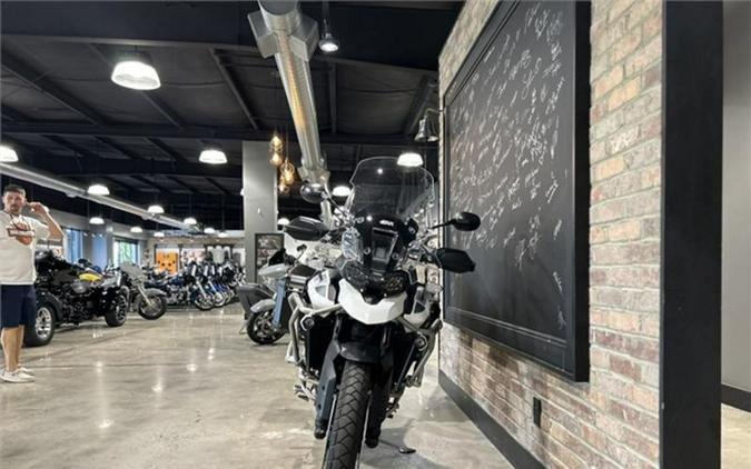 2022 Triumph Tiger 900 GT Low Korosi Red