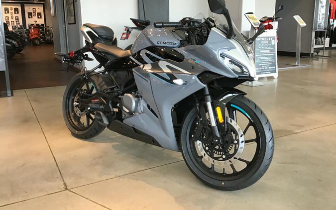 2023 CFMOTO 300SS