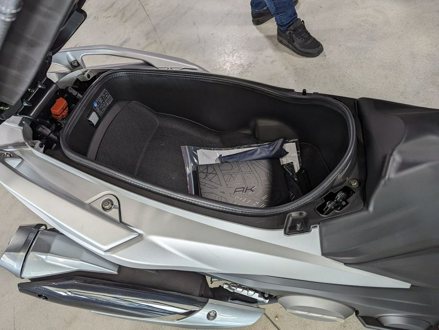 2023 KYMCO AK550i ABS