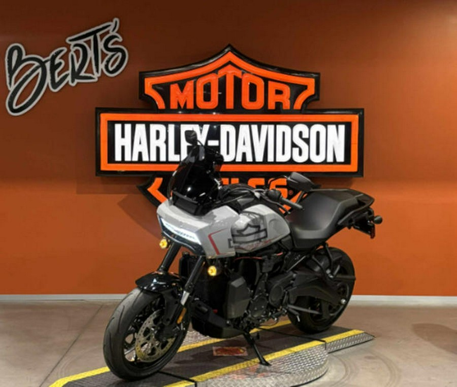 2025 Harley-Davidson® RA1250ST - Pan America® 1250 ST