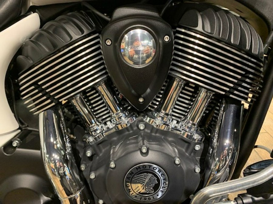 2020 Indian Roadmaster Dark Horse White Smoke