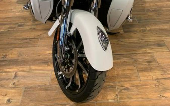 2020 Indian Motorcycle® Roadmaster® Dark Horse® White Smoke