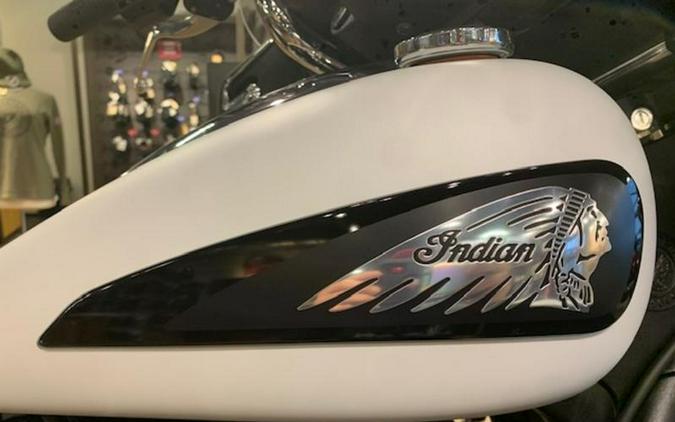 2020 Indian Motorcycle® Roadmaster® Dark Horse® White Smoke