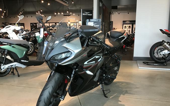 2023 CFMOTO 300SS