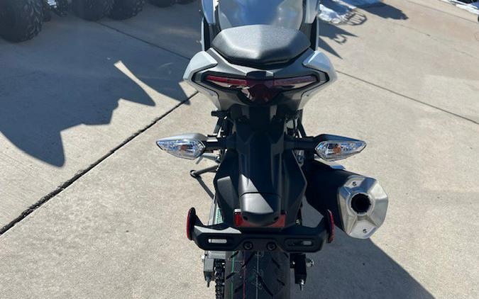 2025 Kawasaki Ninja® 500 Base