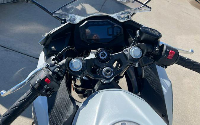 2025 Kawasaki Ninja® 500 Base