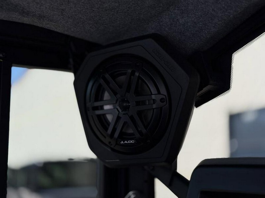 2026 Can-Am® Defender MAX Limited HD11