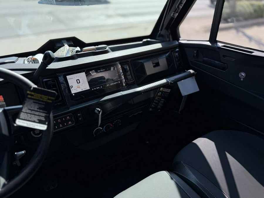 2026 Can-Am® Defender MAX Limited HD11