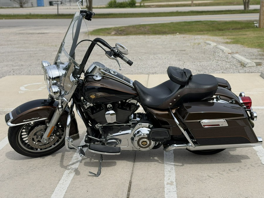 2013 Harley-Davidson® Road King® 110th Anniversary FLHR - B633805