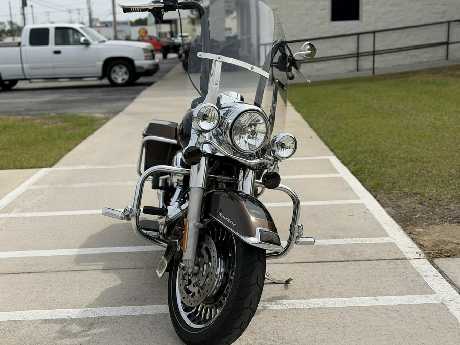 2013 Harley-Davidson® Road King® 110th Anniversary FLHR - B633805