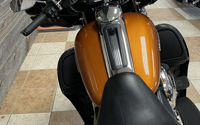 2015 Harley-Davidson Ultra Limited Two-Tone Amber Whiskey/Vivid Black