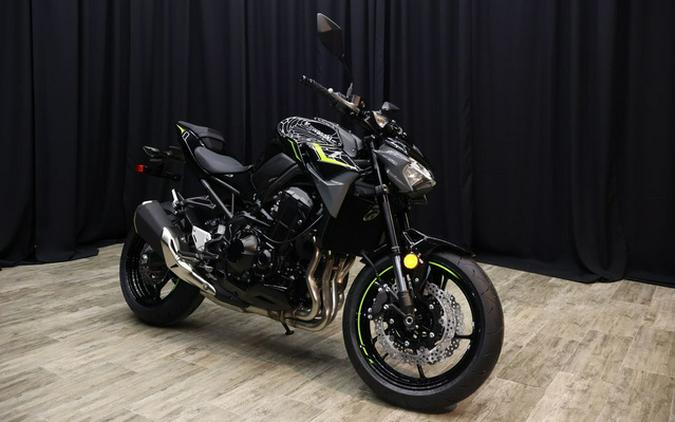 2024 Kawasaki Z900 ABS Metallic Spark Black/Metallic Matte Dark