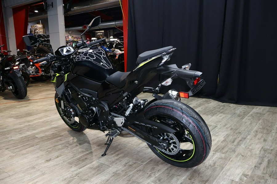 2024 Kawasaki Z900 ABS Metallic Spark Black/Metallic Matte Dark