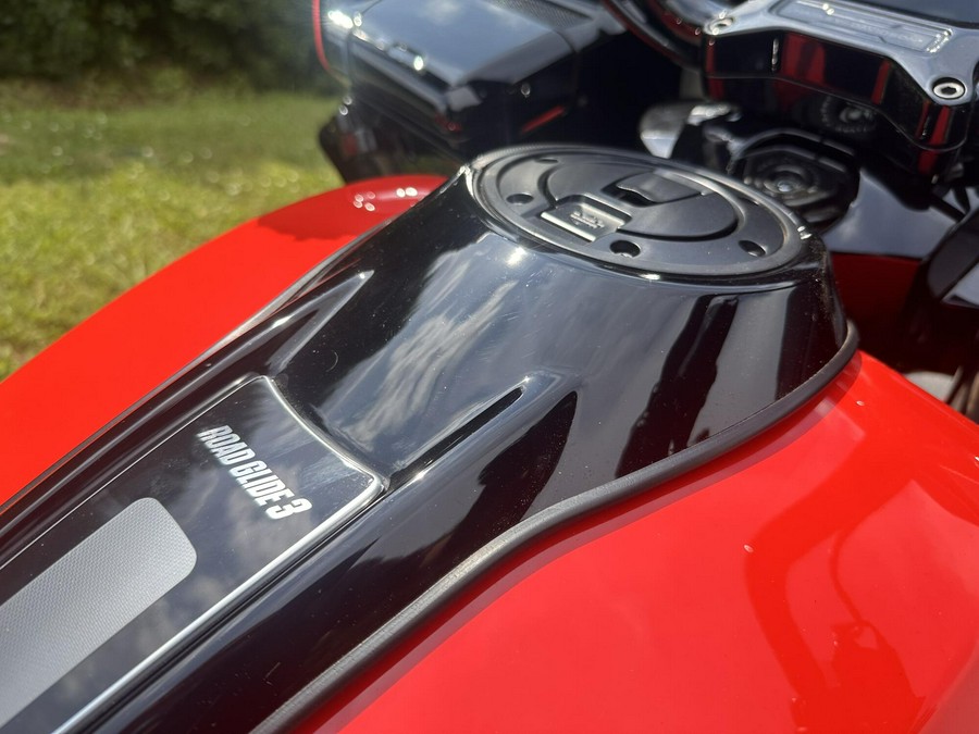 FLTRT 2026 Road Glide 3