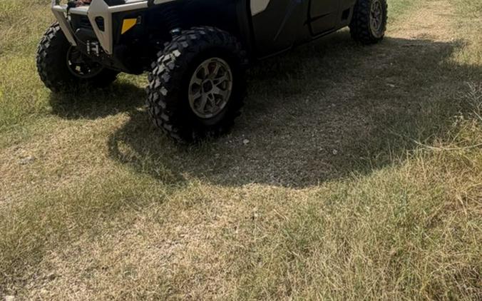 2025 Can-Am® Defender MAX Limited HD10 Desert Tan & Stealth Black