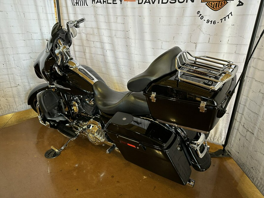 2012 Harley-Davidson Street Glide FLHX Vivid Black