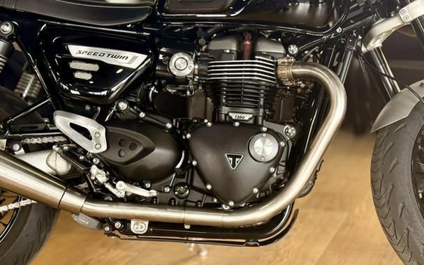 2022 Triumph Speed Twin 1200