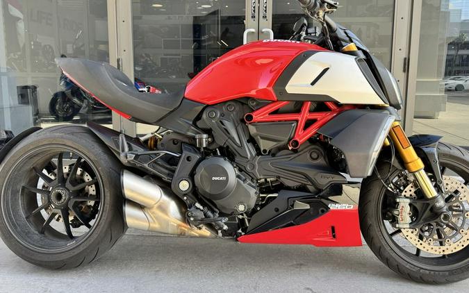 2021 Ducati Diavel 1260 S Ducati Red