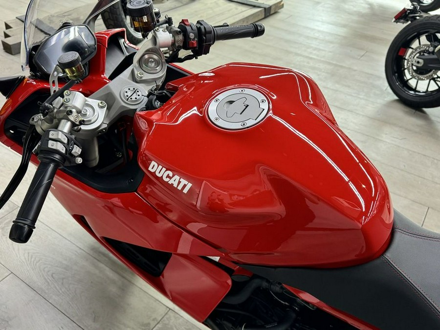 2024 Ducati Supersport 950 Red