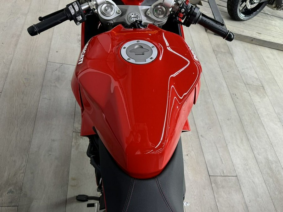 2024 Ducati Supersport 950 Red