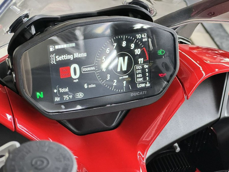 2024 Ducati Supersport 950 Red