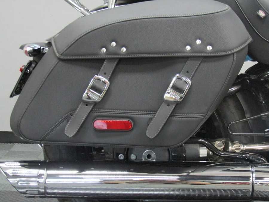 2022 BMW R 18 Classic 719 Galaxy Dust Metallic/Titan Silver 2 Metallic