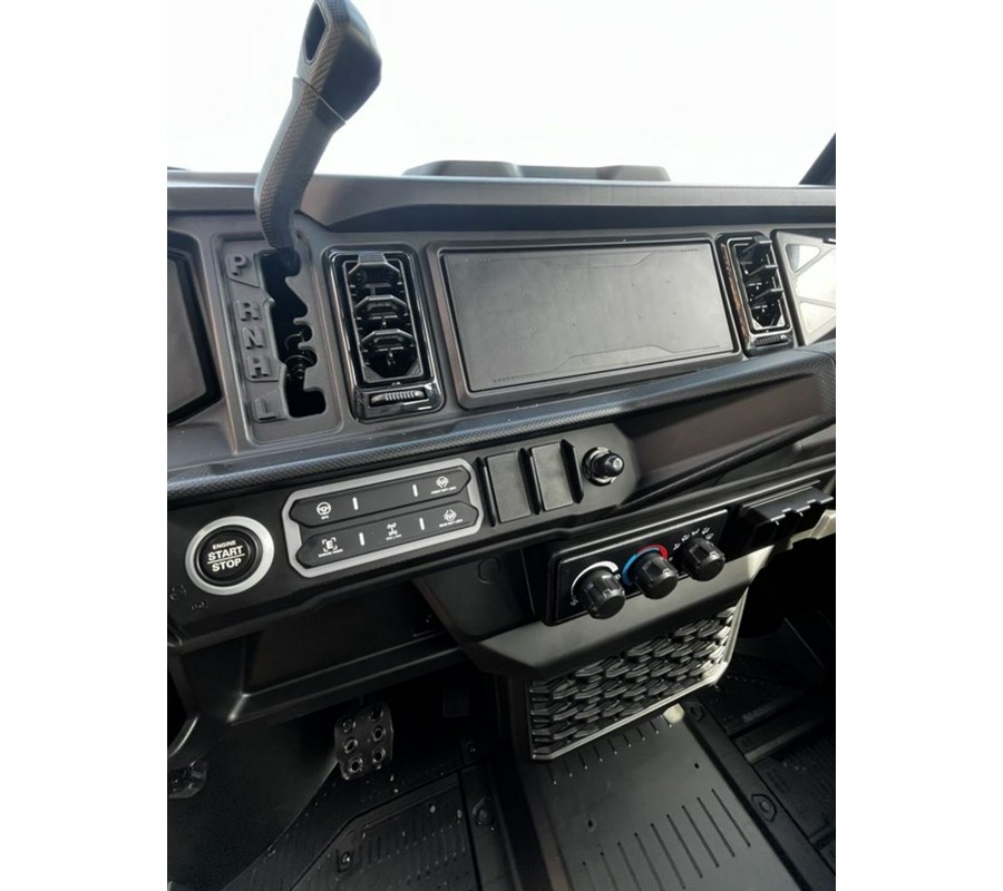 2026 Can-Am Defender MAX XT CAB HD11