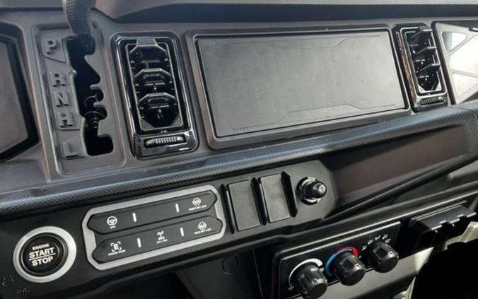 2026 Can-Am Defender MAX XT CAB HD11
