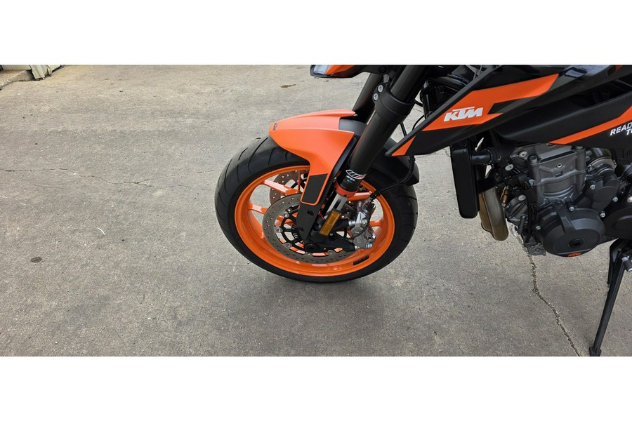 2022 KTM 890 DUKE GP
