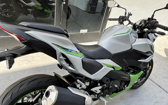 2024 Kawasaki Ninja® 7 Hybrid ABS