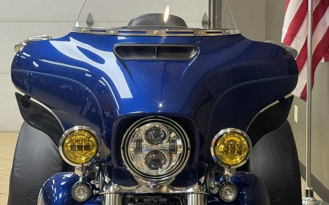 2017 Harley-Davidson® FLHTCUTG - Tri Glide® Ultra