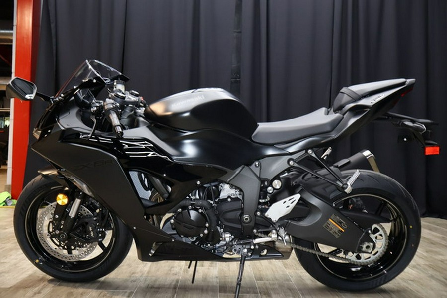 2024 Kawasaki Ninja ZX-6R KRT Edition Metallic Flat Spark BlackEbony